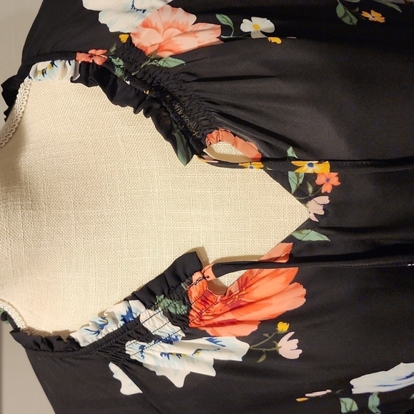 Old Navy floral dress with slip underneath beautiful dress size large - Picture 2 of 10